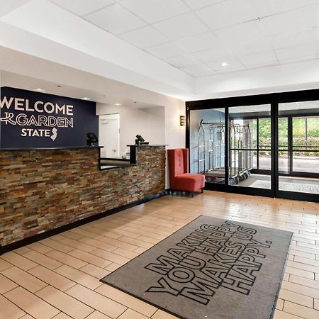 Hampton Inn Pennsville Bagian luar foto