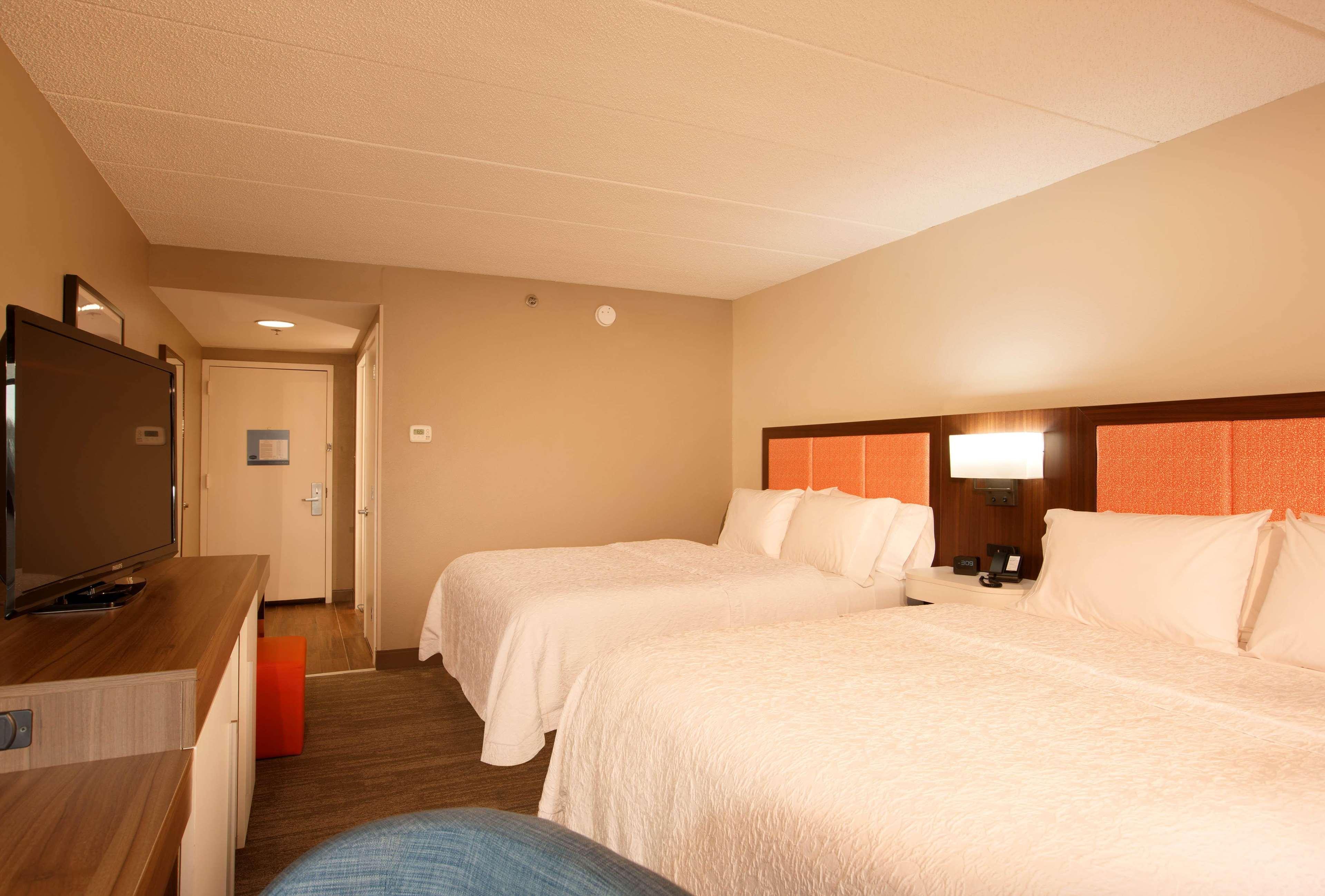 Hampton Inn Pennsville Bagian luar foto