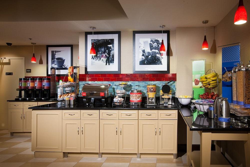 Hampton Inn Pennsville Bagian luar foto