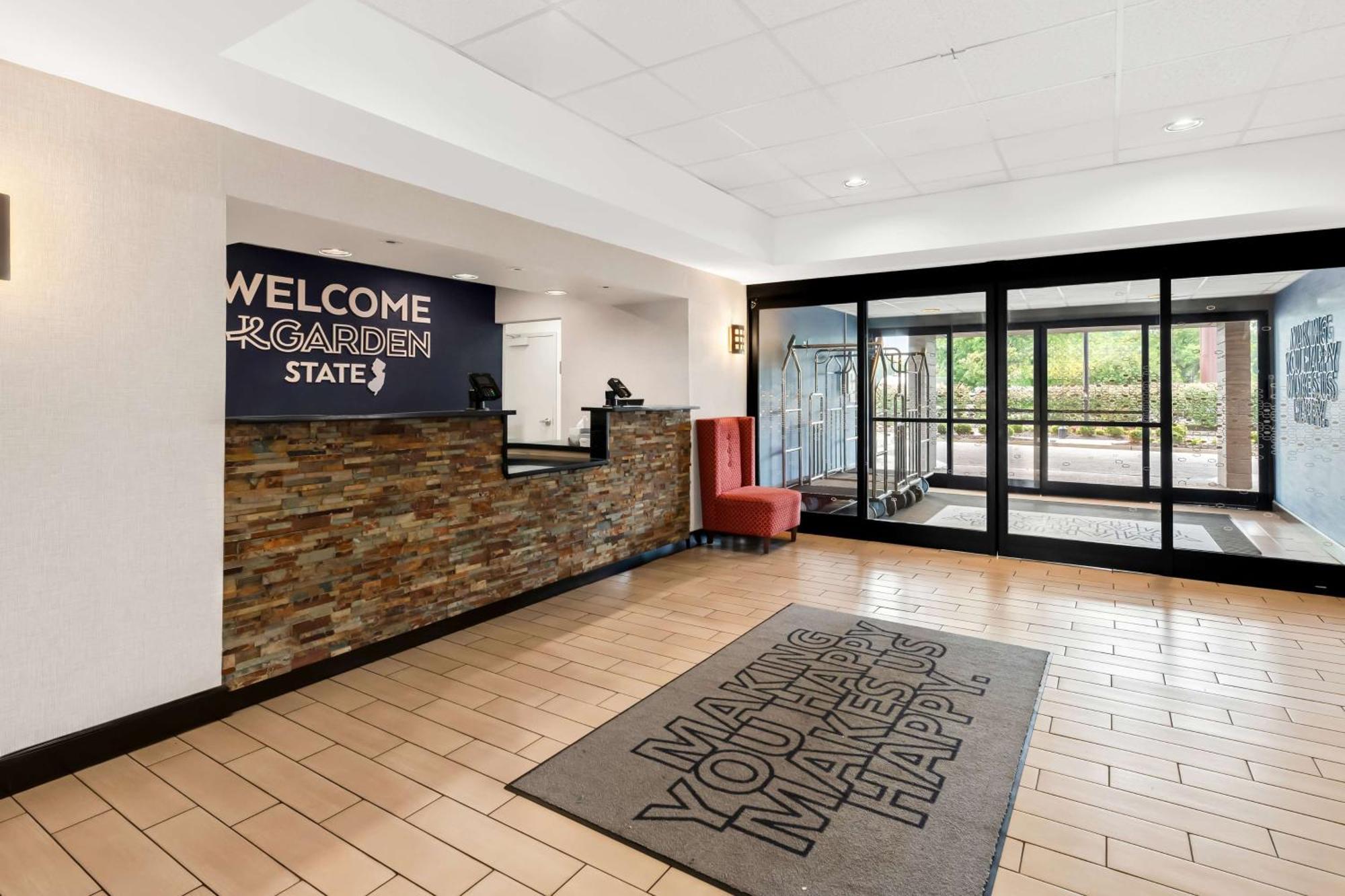 Hampton Inn Pennsville Bagian luar foto