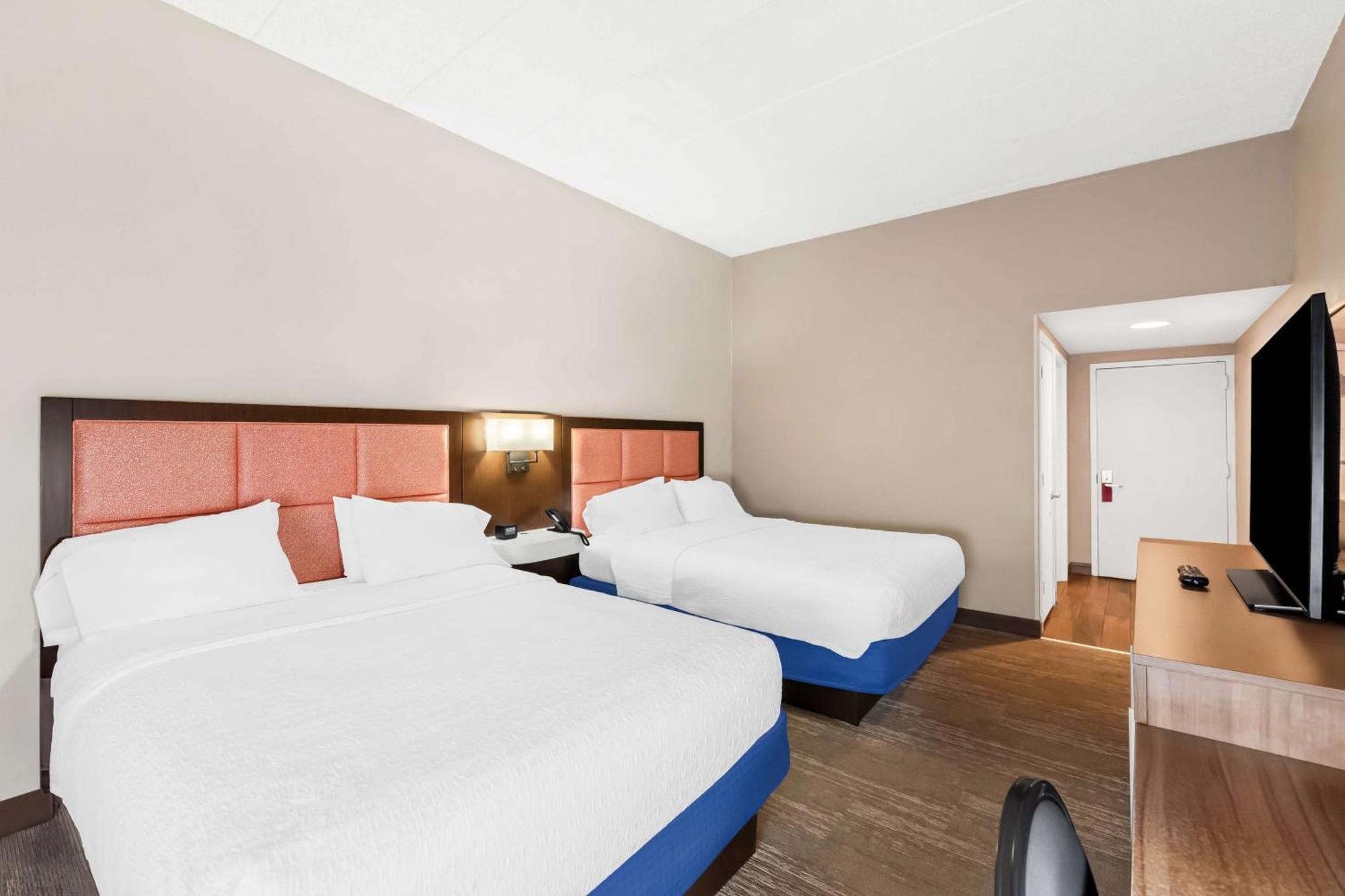 Hampton Inn Pennsville Bagian luar foto
