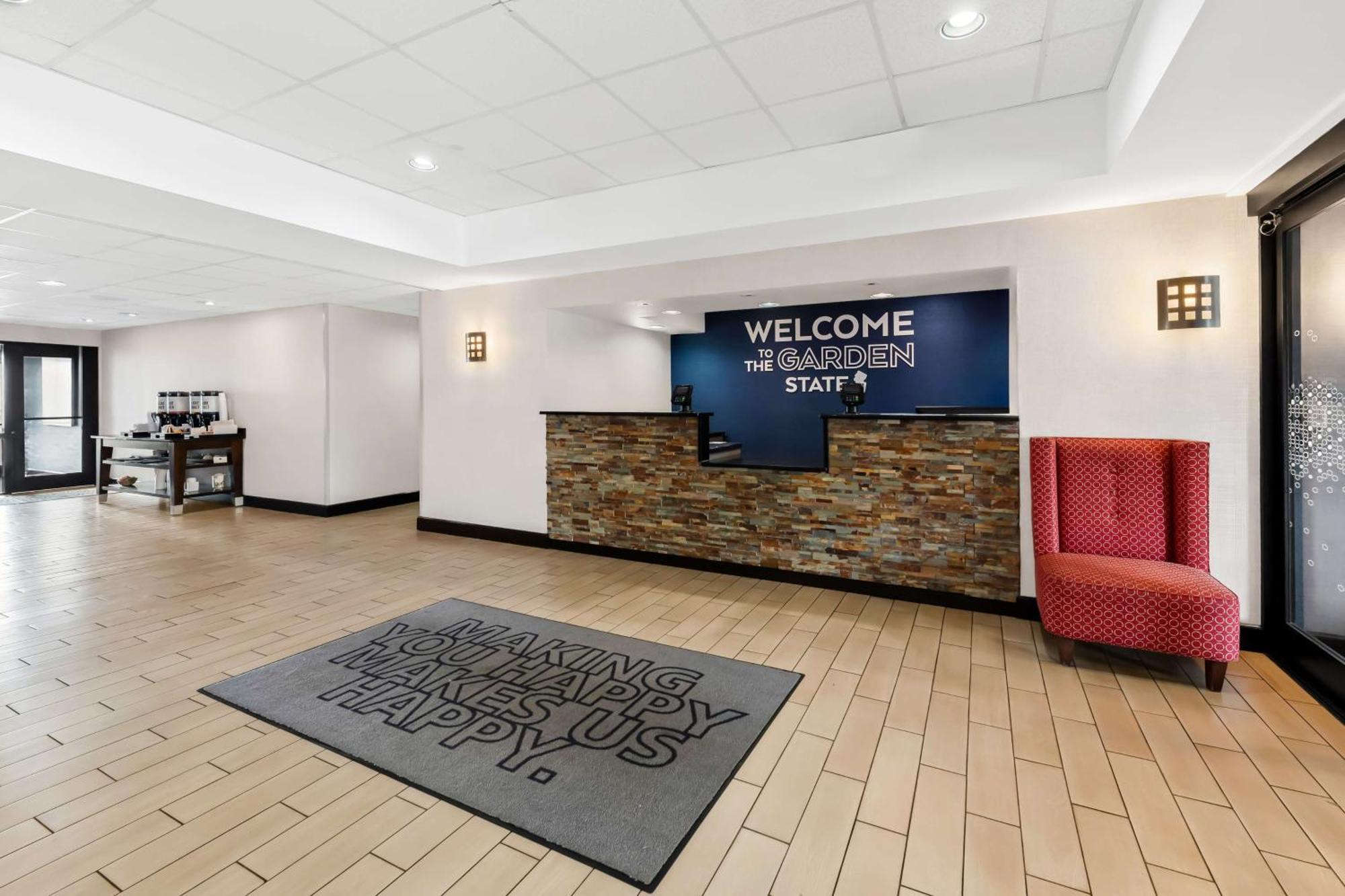 Hampton Inn Pennsville Bagian luar foto