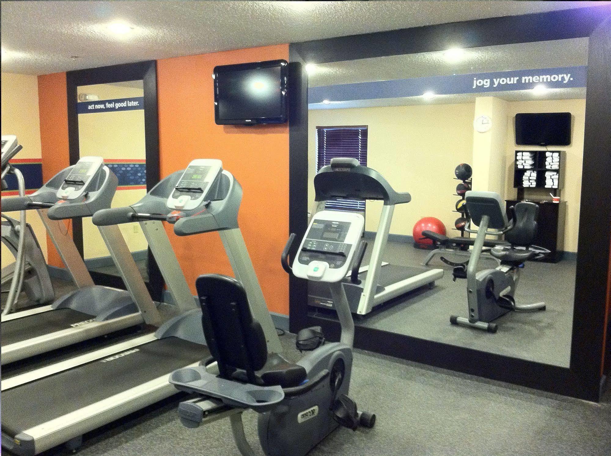 Hampton Inn Pennsville Bagian luar foto